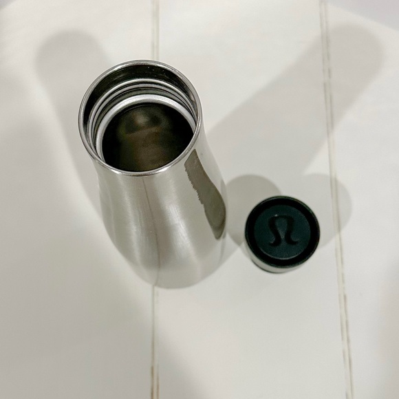 Lululemon Refresh Water Bottle - Picture 3 of 4